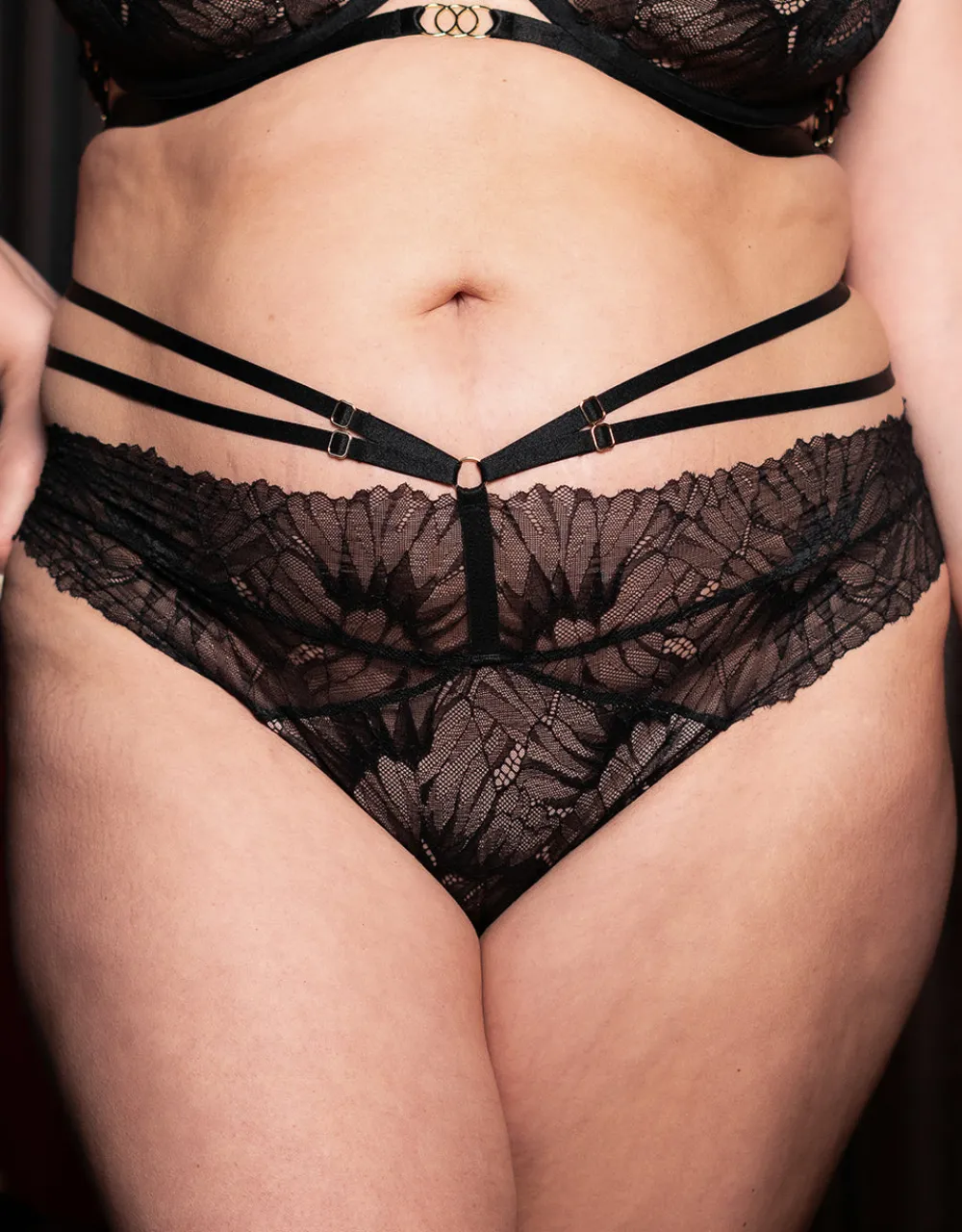 String FemFatale black*SugarShape Best