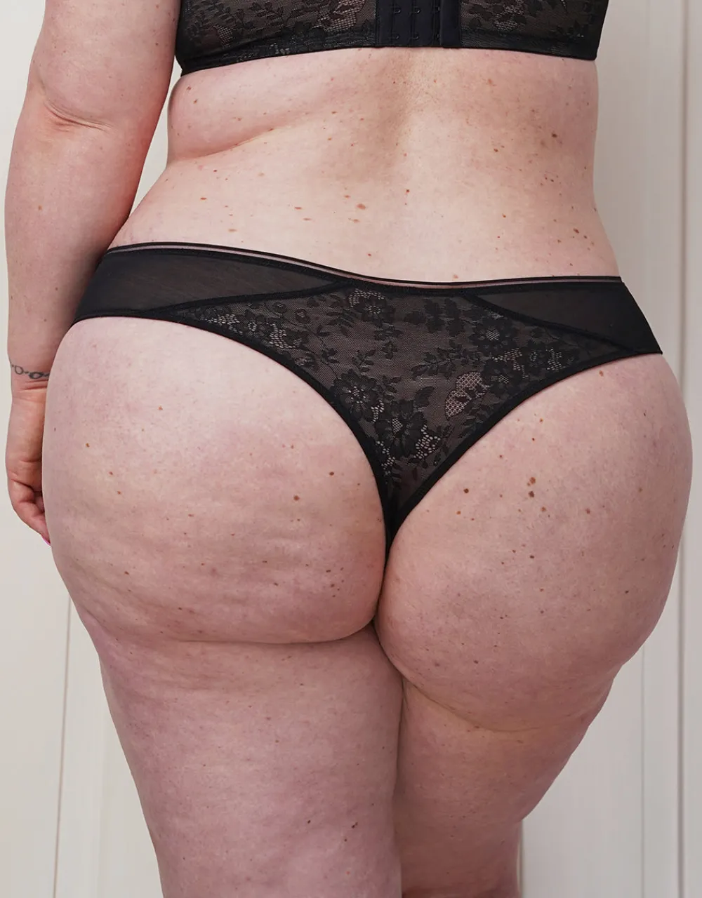String True Lace black*SugarShape